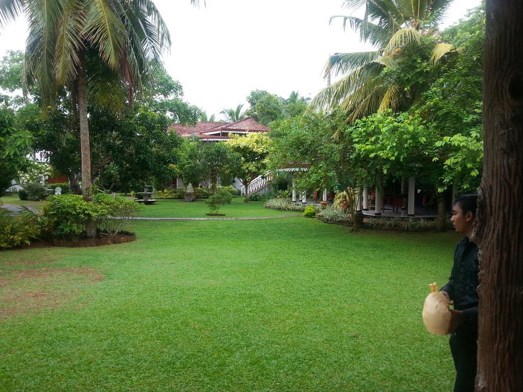 Bougain Villa Bentota Exteriör bild